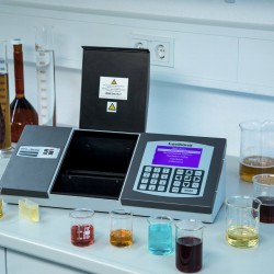 Lovibond PFXi-995 típusú színmérő kemikáliák, olajok, zsírok méréséhez, élelmiszeripari használatra